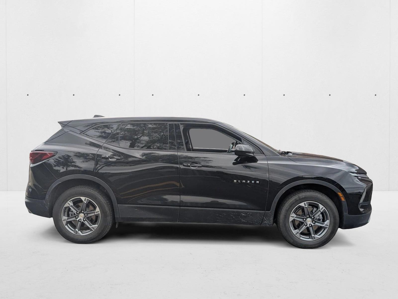 2023 Chevrolet Blazer 2LT photo 4