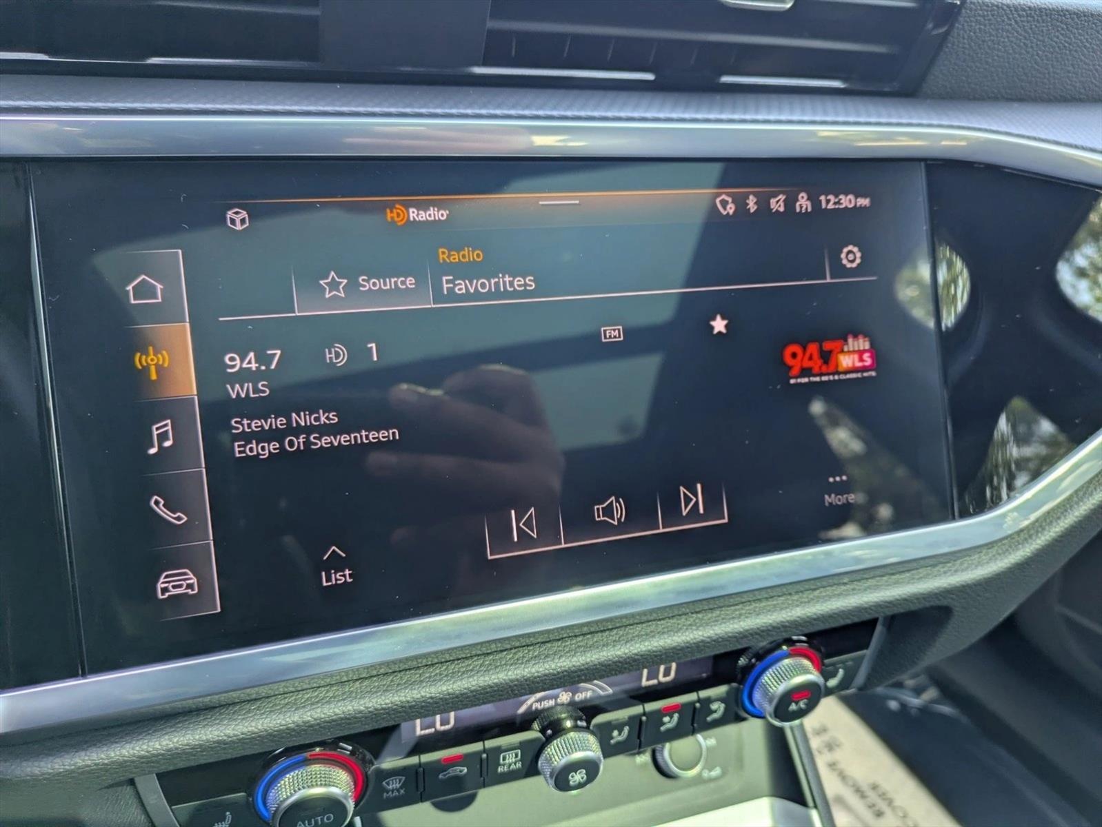 2025 AUDI Q3 - Image 13