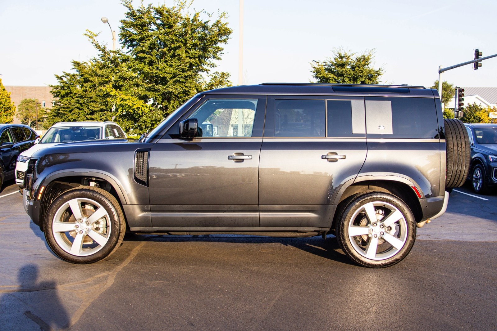 2024 LAND ROVER DEFENDER - Image 8