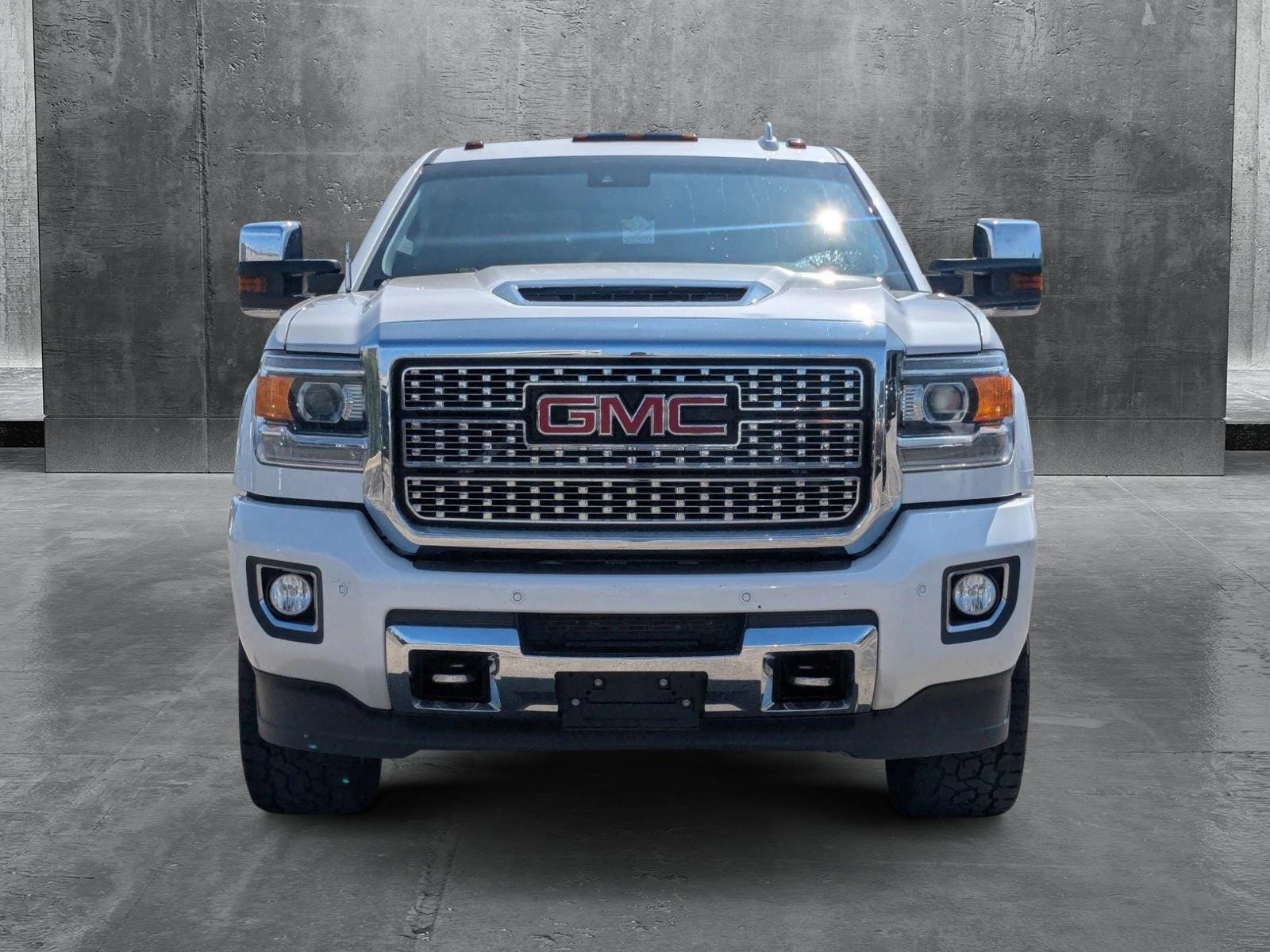 Used 2019 GMC Sierra 2500 Denali HD Denali with VIN 1GT12SEY0KF113147 for sale in Westmont, IL
