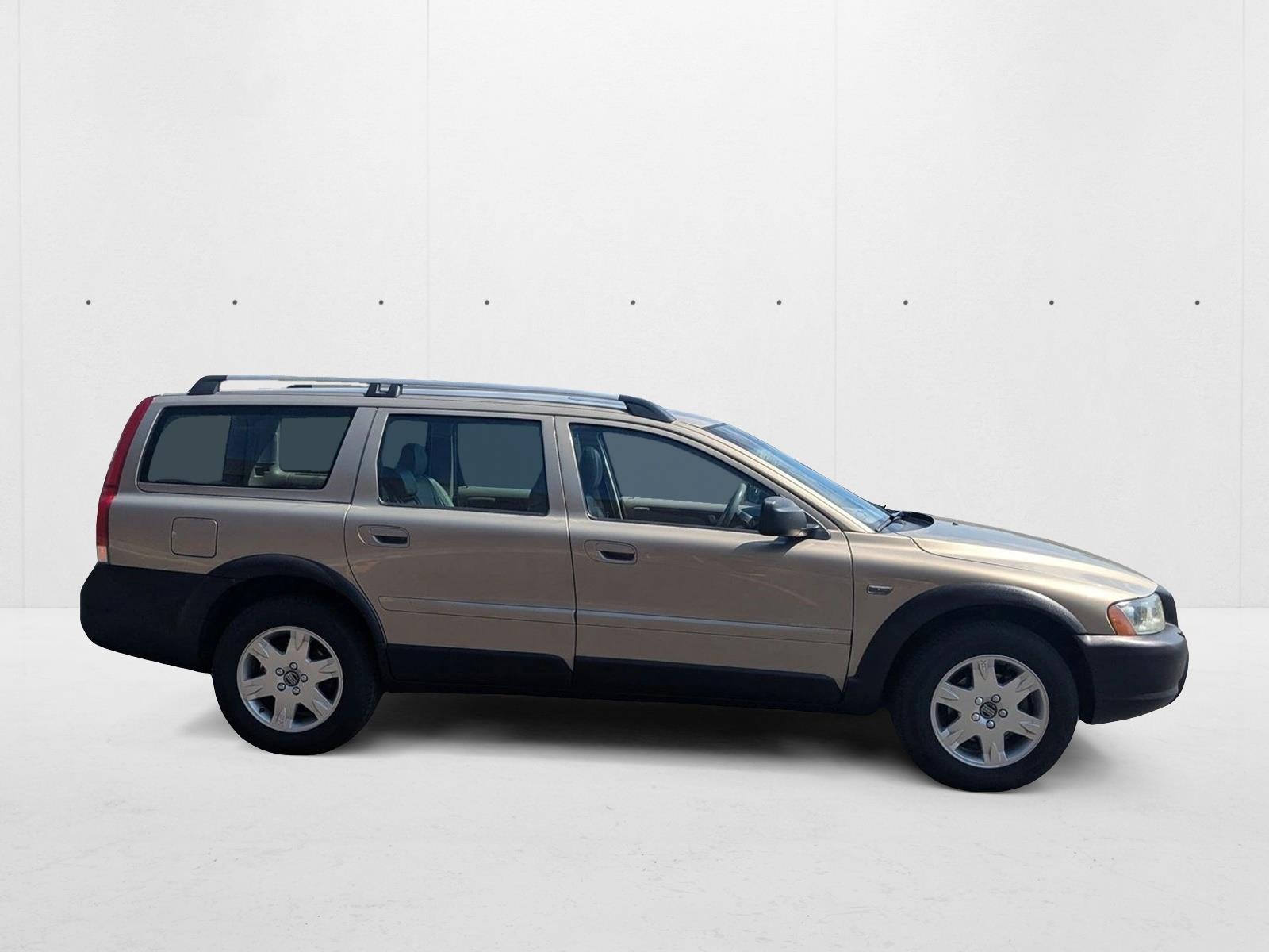 2005 Volvo XC70 photo 2