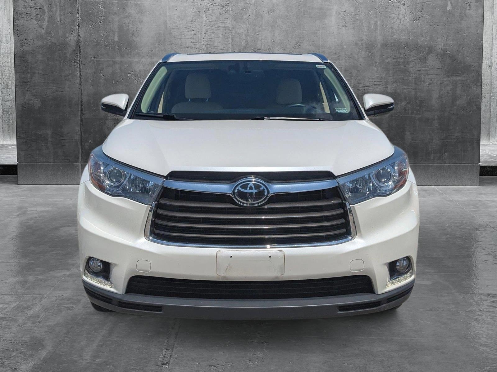 Used 2015 Toyota Highlander Limited Platinum with VIN 5TDDKRFH8FS200479 for sale in Westmont, IL