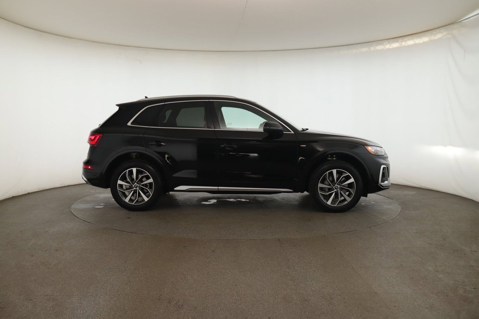 2025 Audi Q5 S line Premium Plus photo 3