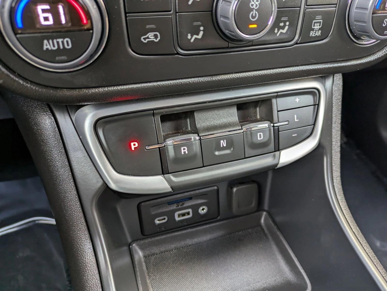 2024 GMC TERRAIN - Image 12