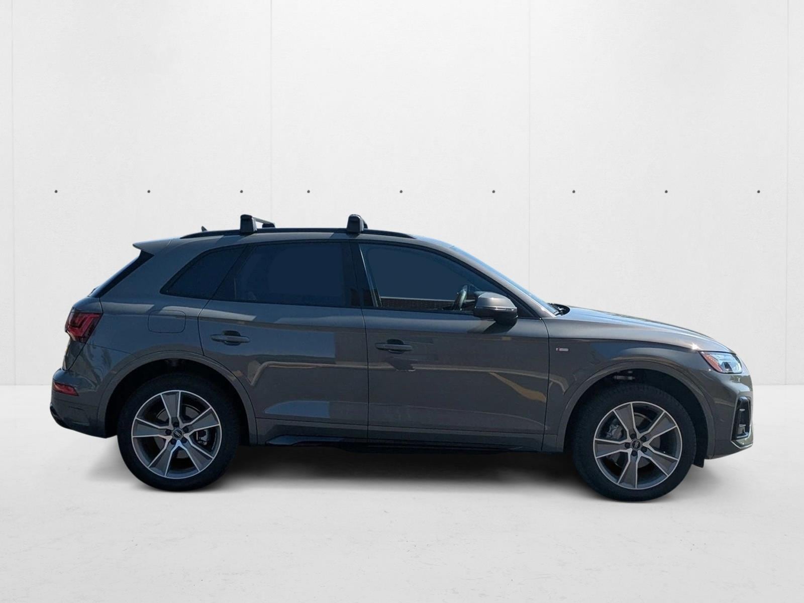 2025 AUDI Q5 - Image 4