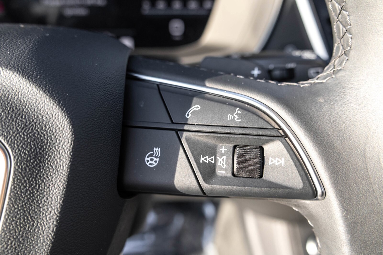 2025 AUDI Q5 - Image 15