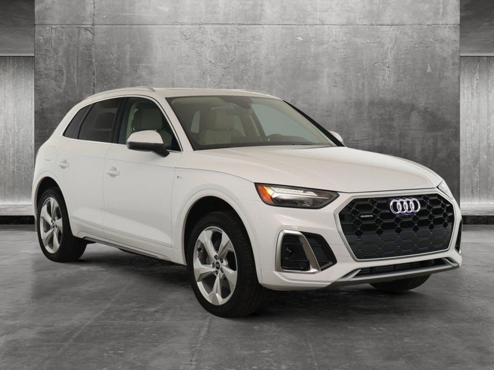 2025 Audi Q5 45 S line Premium Plus photo 3