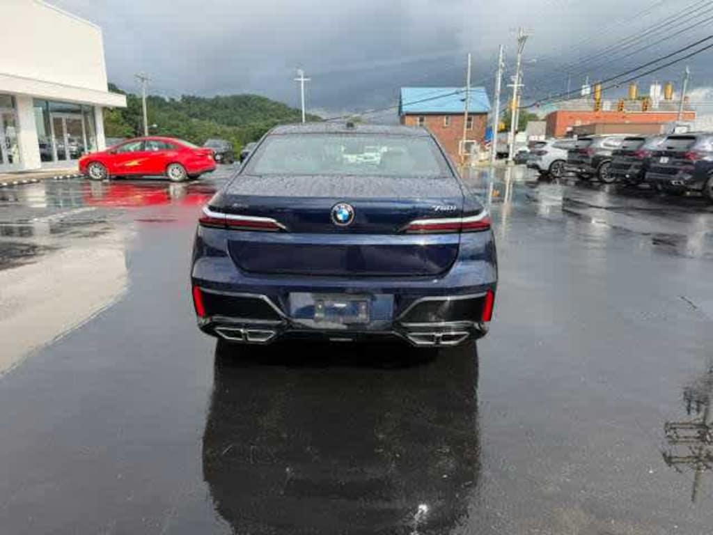 Used 2023 BMW 760i xDrive Sedan
