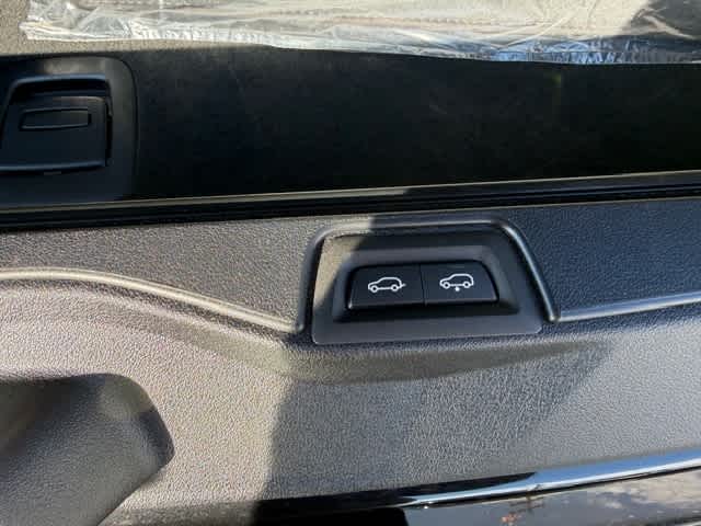 2026 BMW X5 50e - Photo 9
