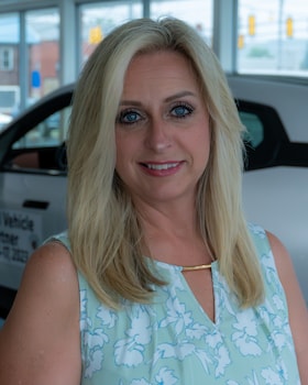 Staff member Billie Rasko from ID_251e0e52f205
