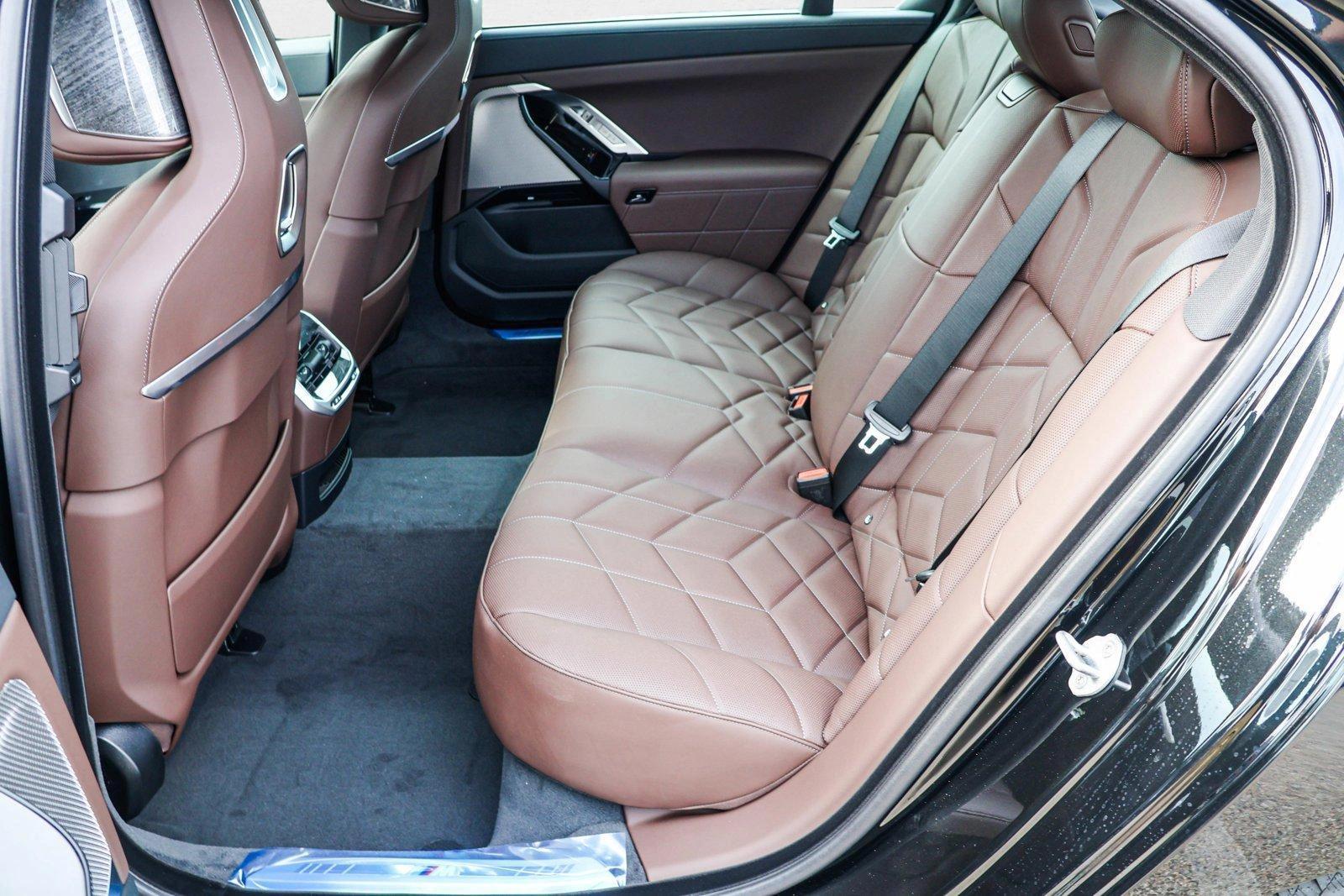 2025 BMW 7 Series 760i - Photo 20