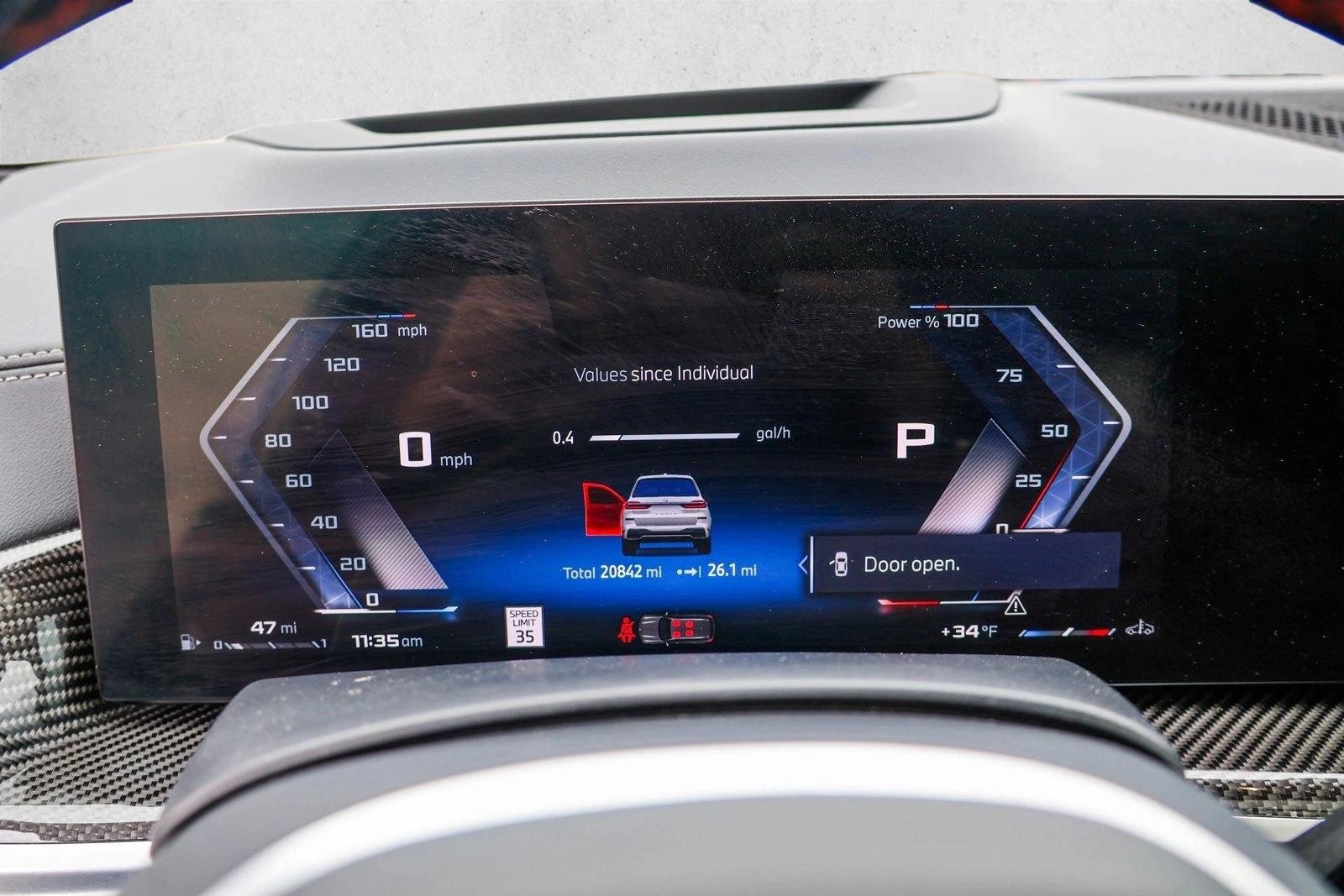 2025 BMW X7 - Image 15