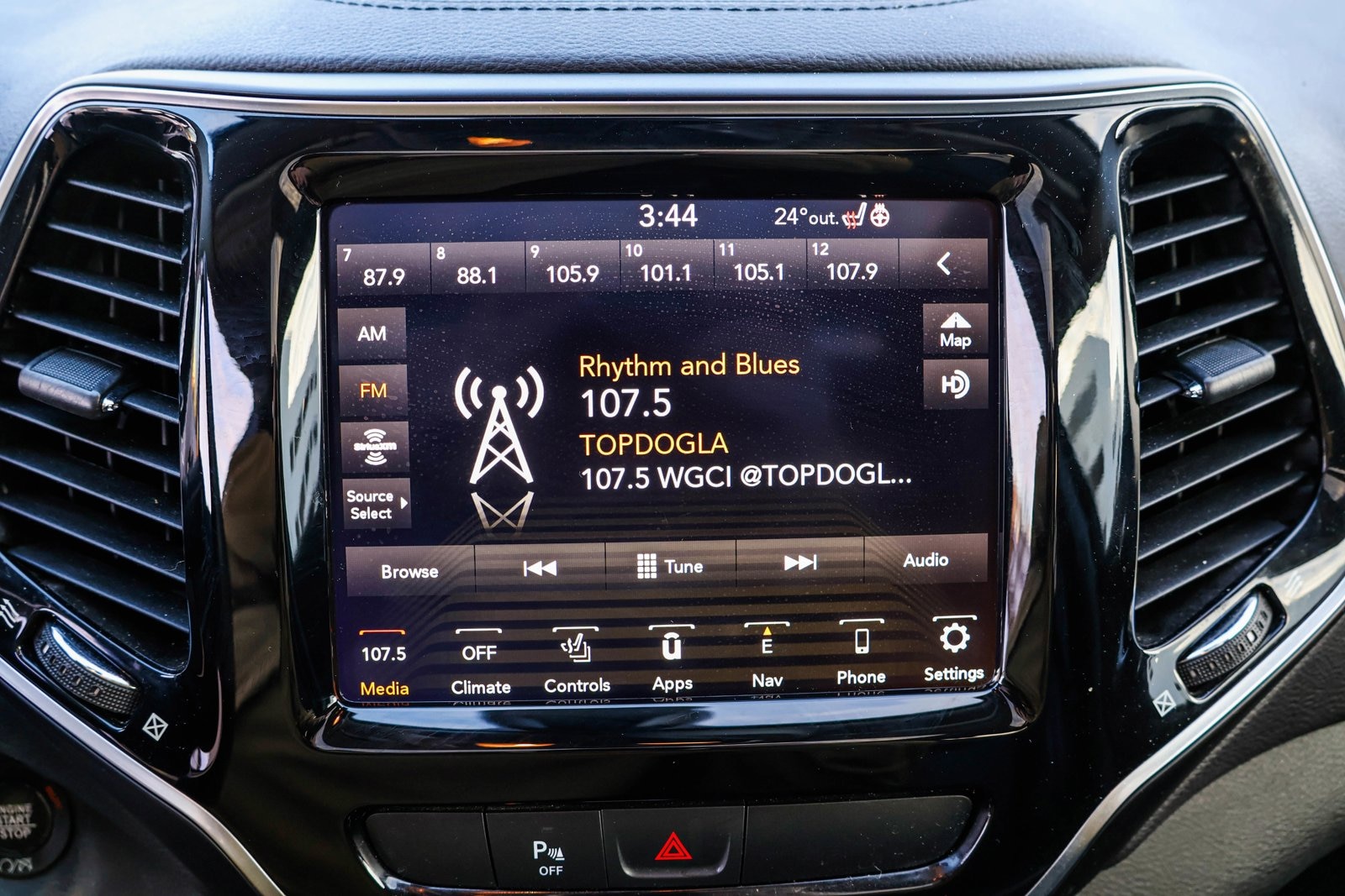 2019 JEEP CHEROKEE - Image 17