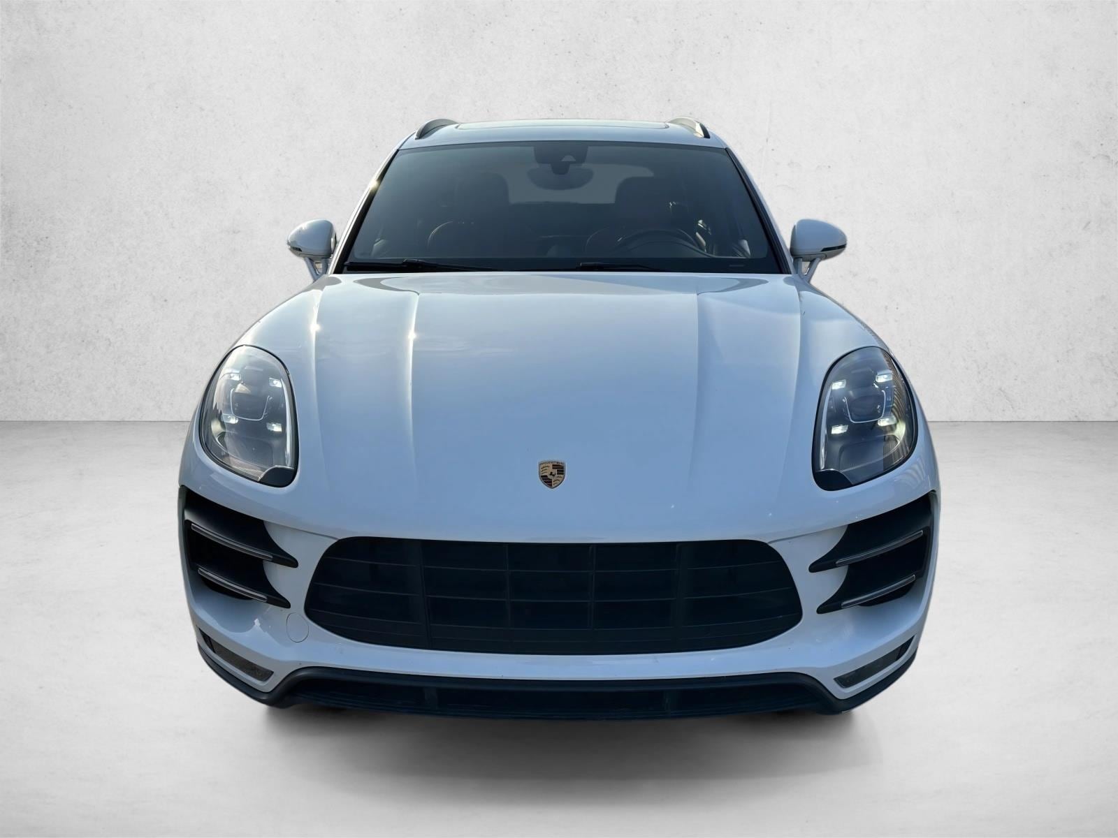 2017 PORSCHE MACAN - Image 2