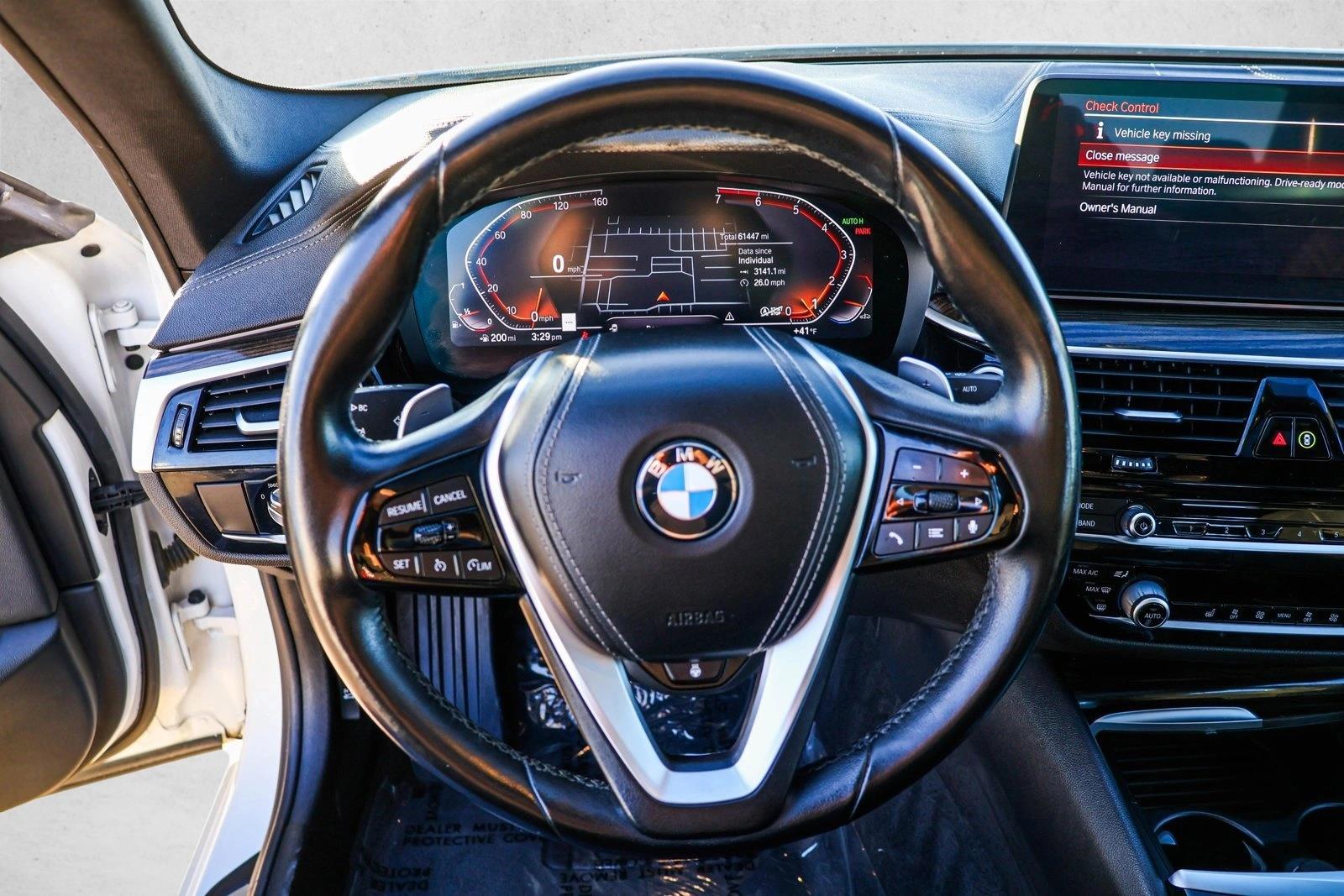 2022 BMW 530I - Image 13