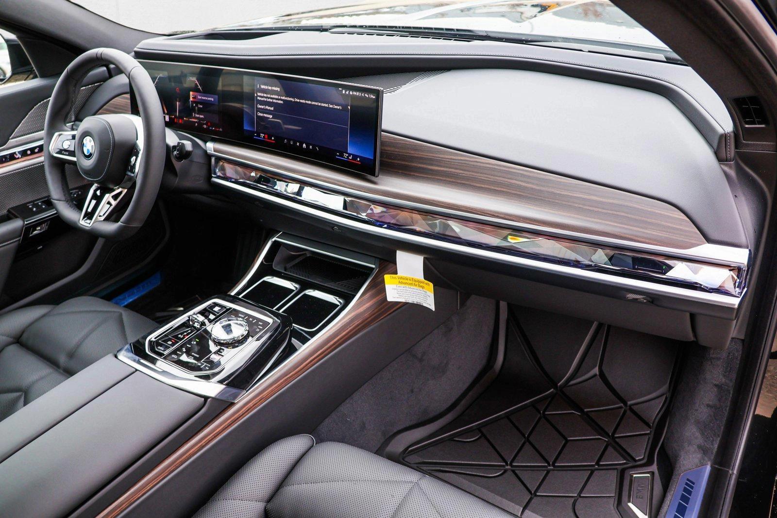 2025 BMW 7 Series 740i - Photo 25