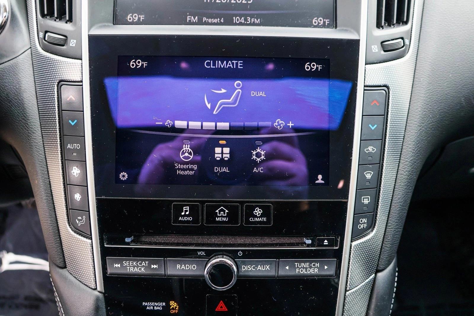 2015 INFINITI Q50 - Image 18