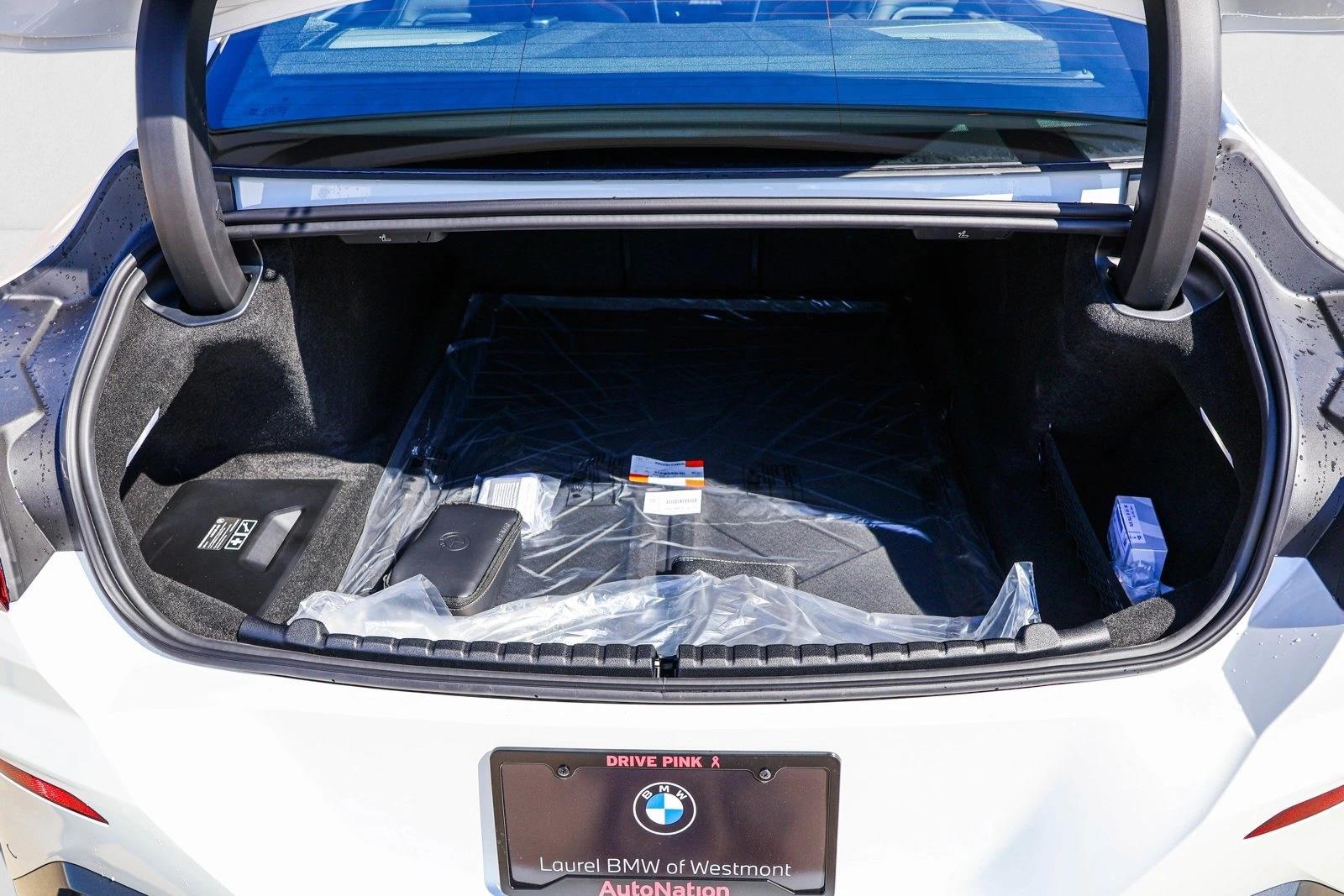 2026 BMW 8 Series 840i - Photo 23