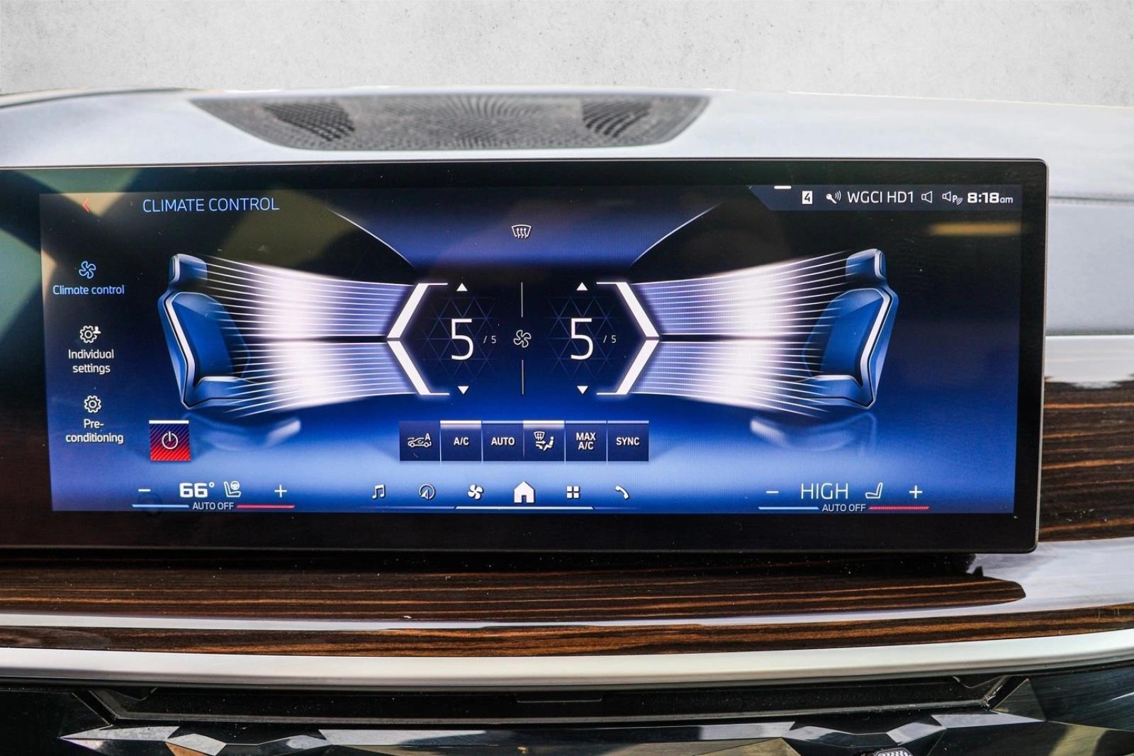 2025 BMW X7 - Image 20