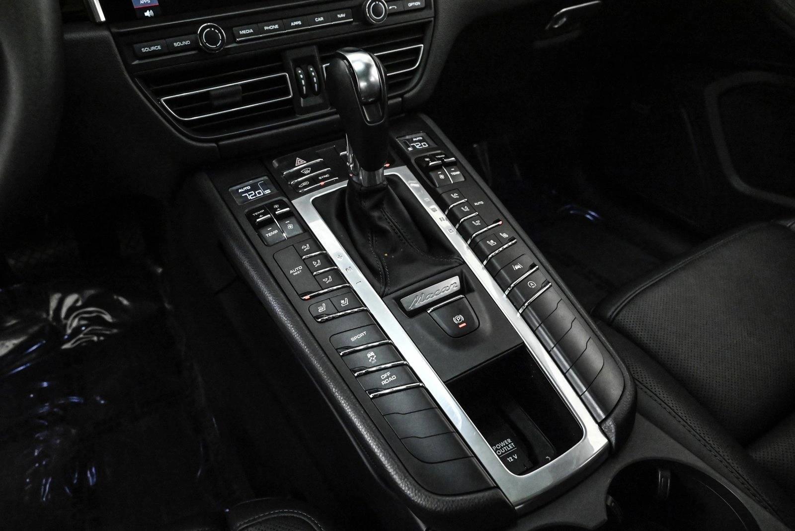 2021 PORSCHE MACAN - Image 12