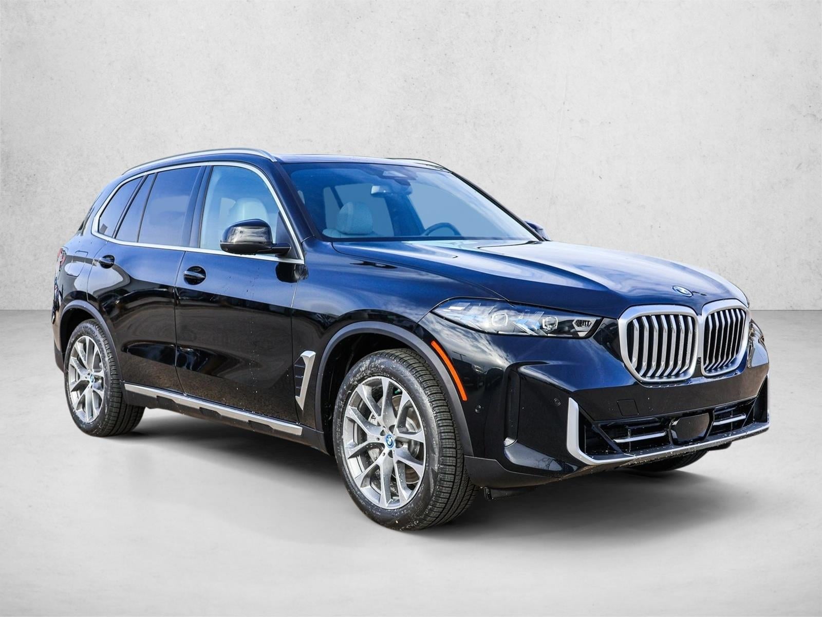 2025 BMW X5 - Image 3