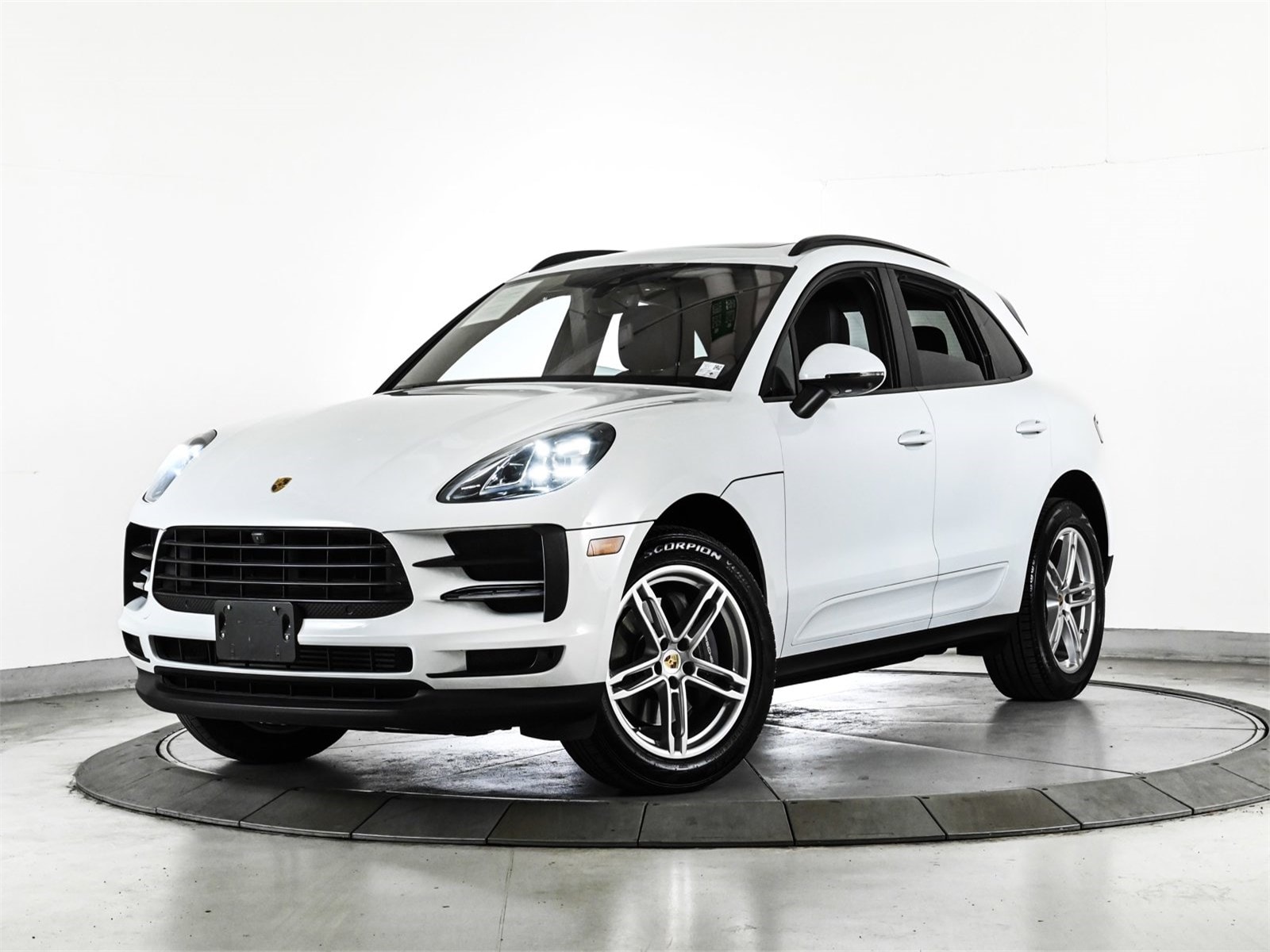 2021 Porsche Macan Base's photo