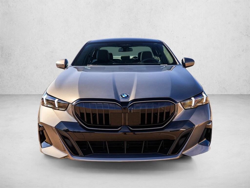 New 2027 BMW 550e xDrive Sedan