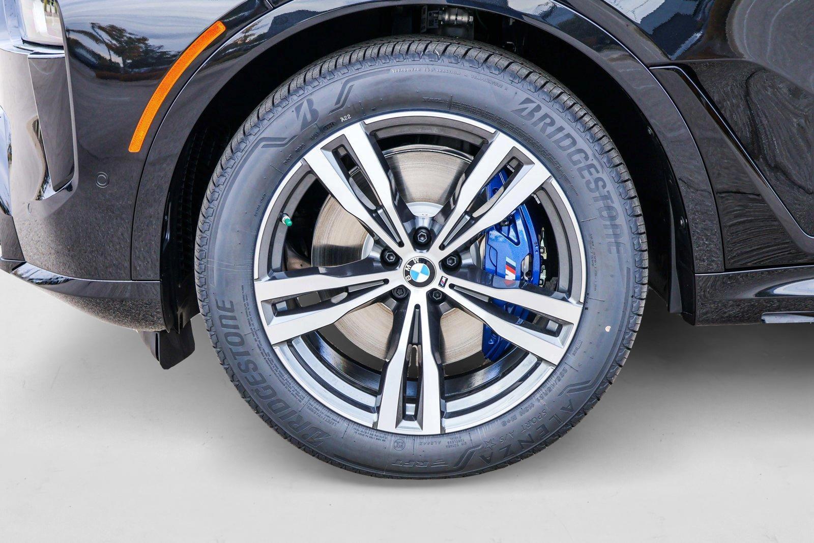 2025 BMW X7 - Image 9