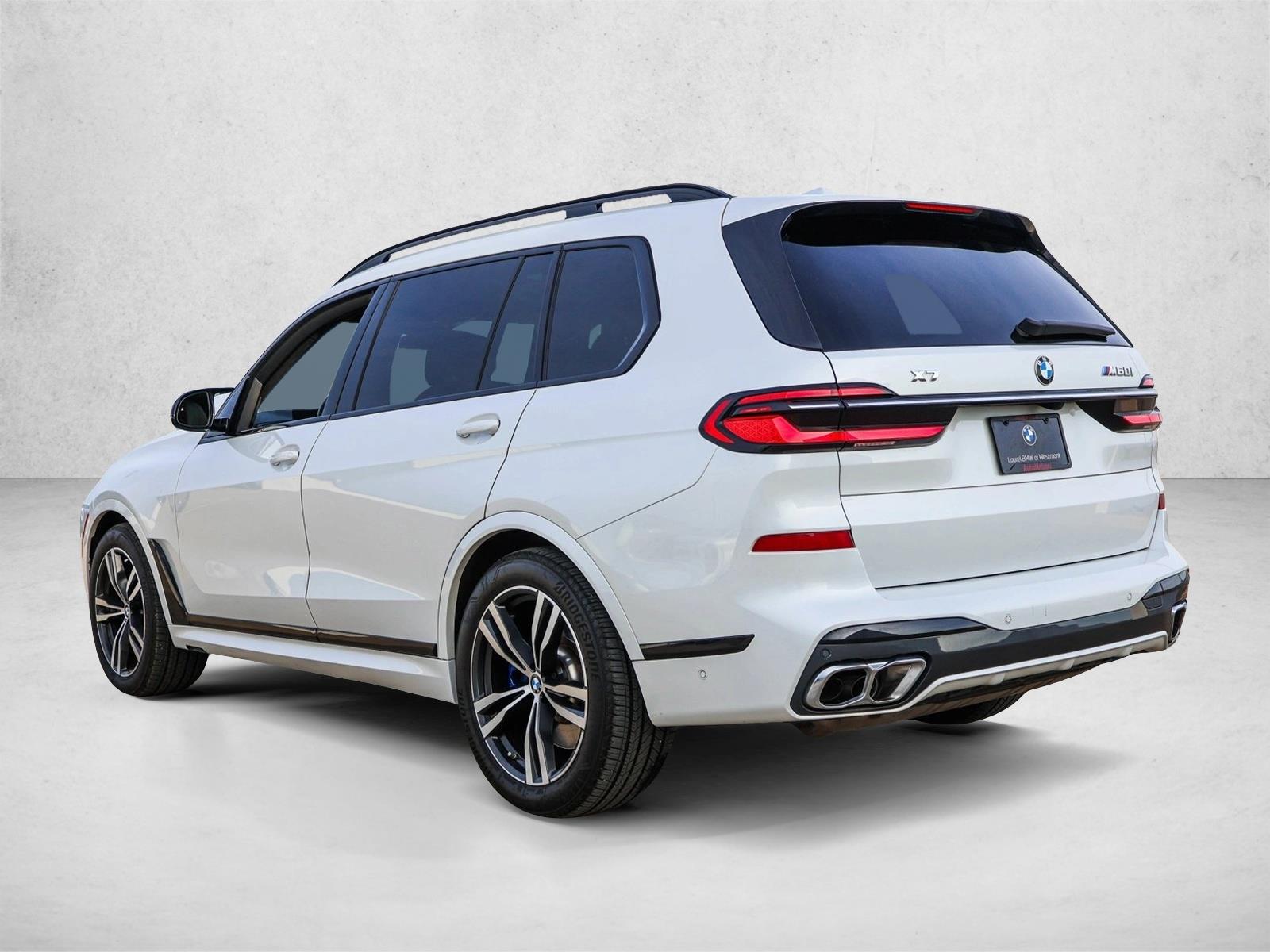 2025 BMW X7 - Image 7