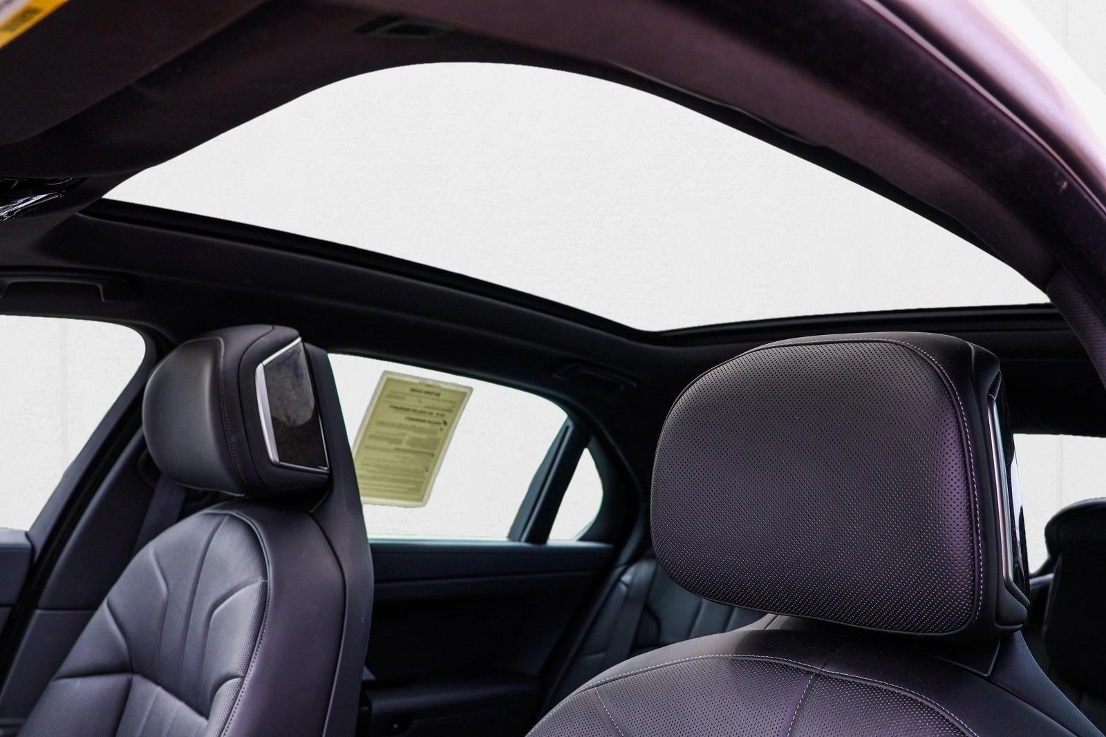 2024 BMW I7 - Image 11