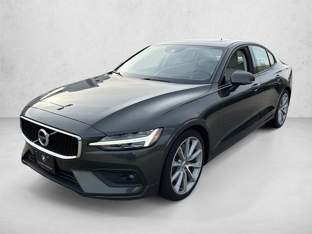 Used 2020 Volvo S60 T6 Momentum Sedan