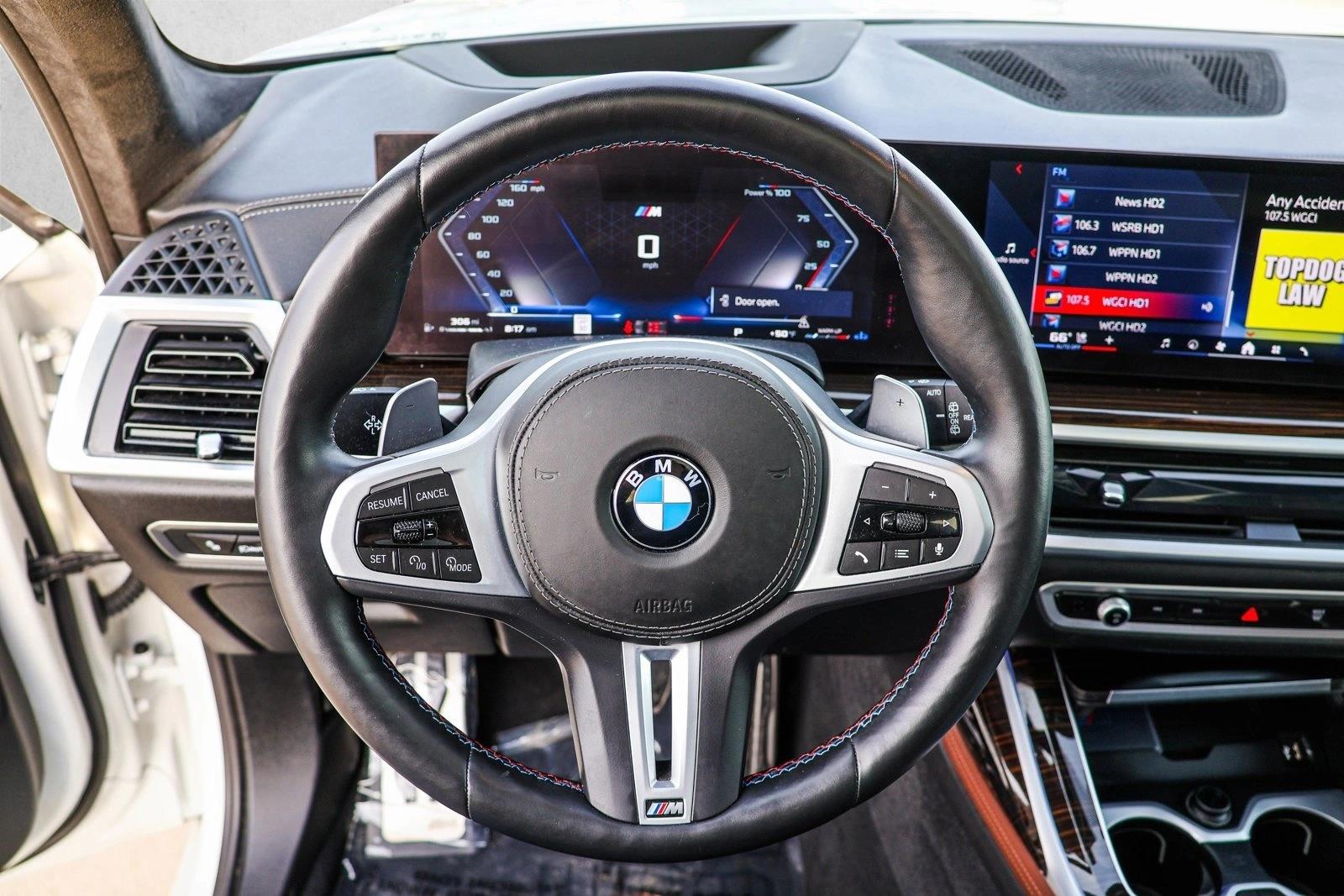 2025 BMW X7 - Image 13