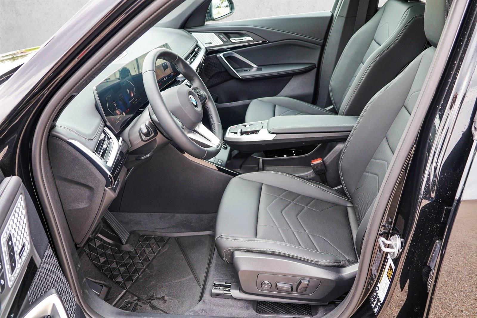 2025 BMW X1 - Image 12