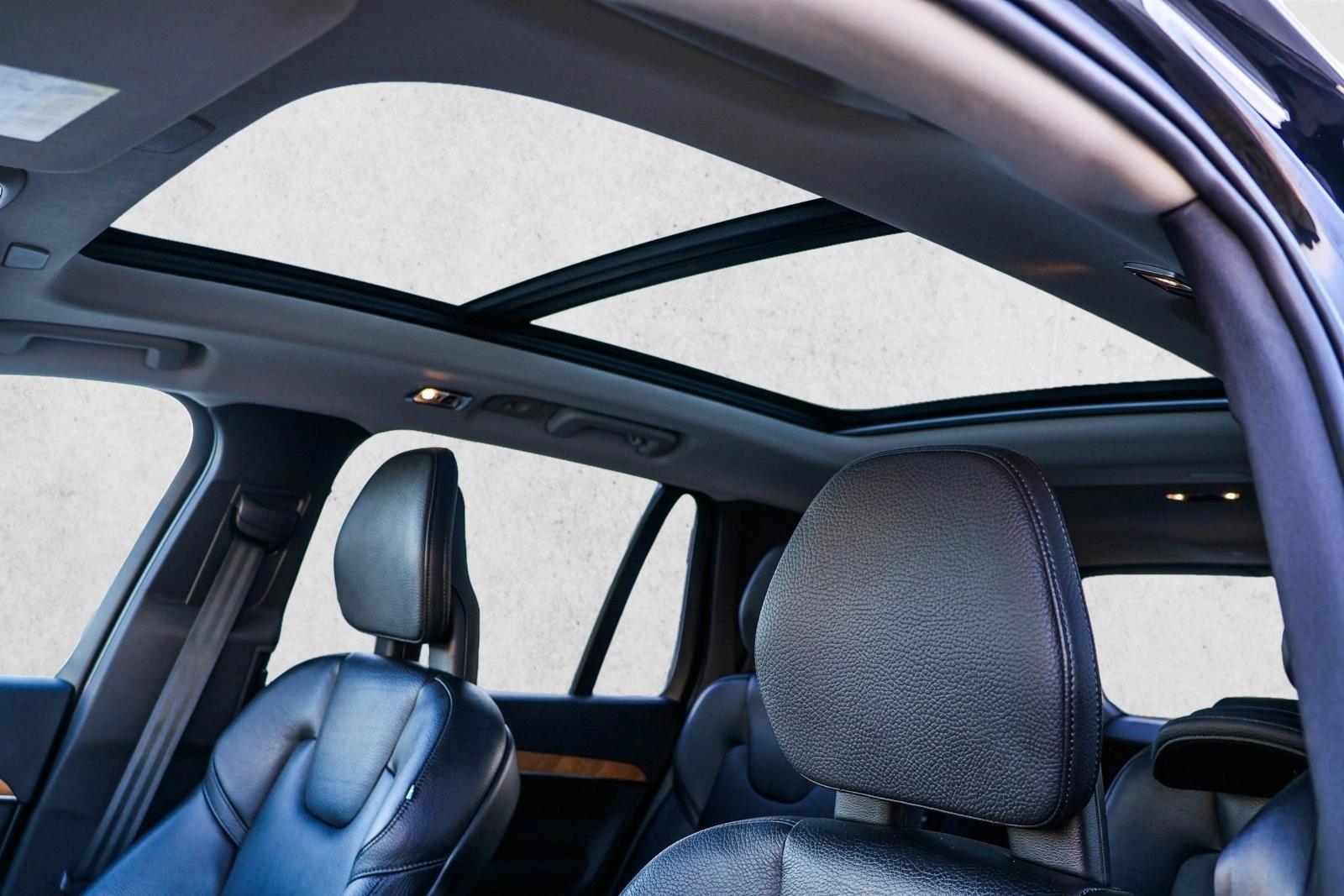 2022 VOLVO XC90 - Image 11