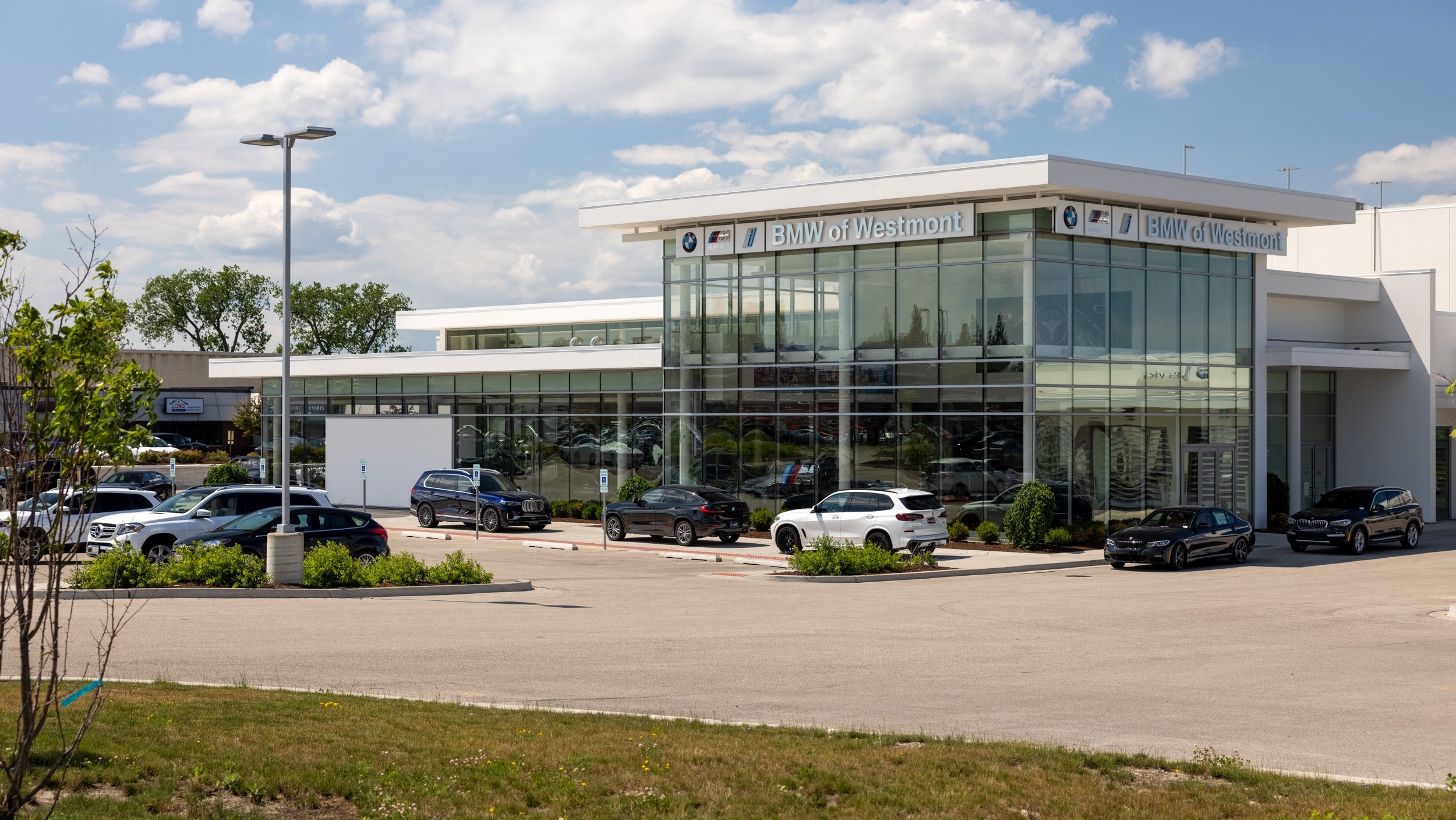 Exterior view of Laurel BMW of Westmont