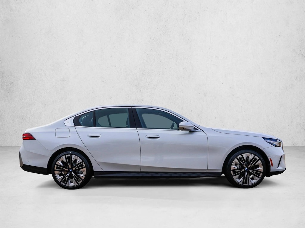 New 2026 BMW 530i xDrive Sedan