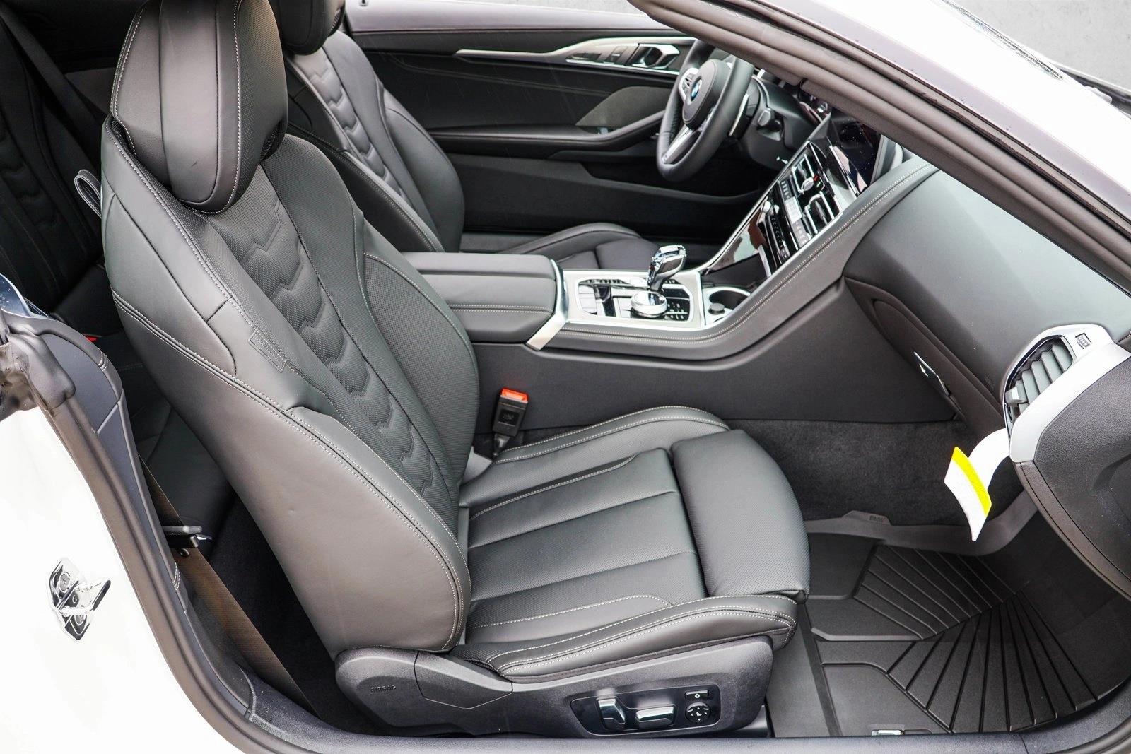 2026 BMW 8 Series 840i - Photo 21