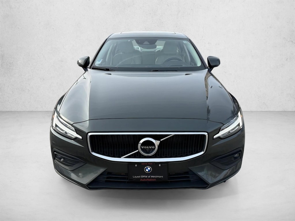 Used 2020 Volvo S60 T6 Momentum Sedan