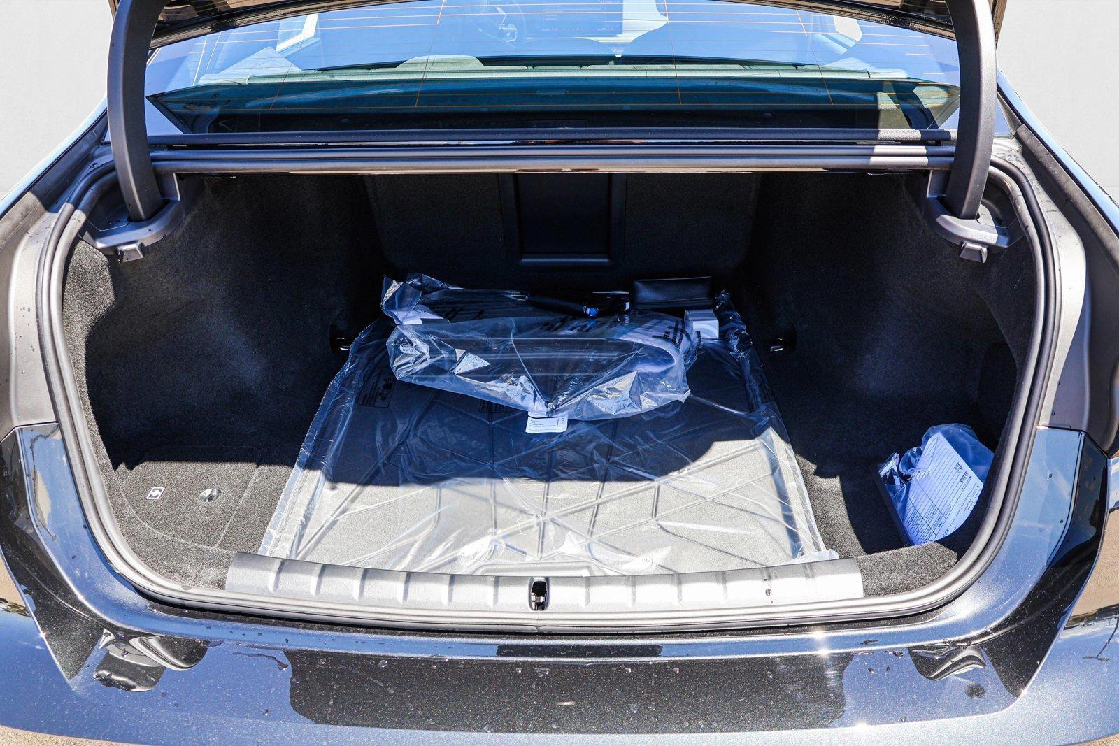 2025 BMW 7 Series 760i - Photo 23