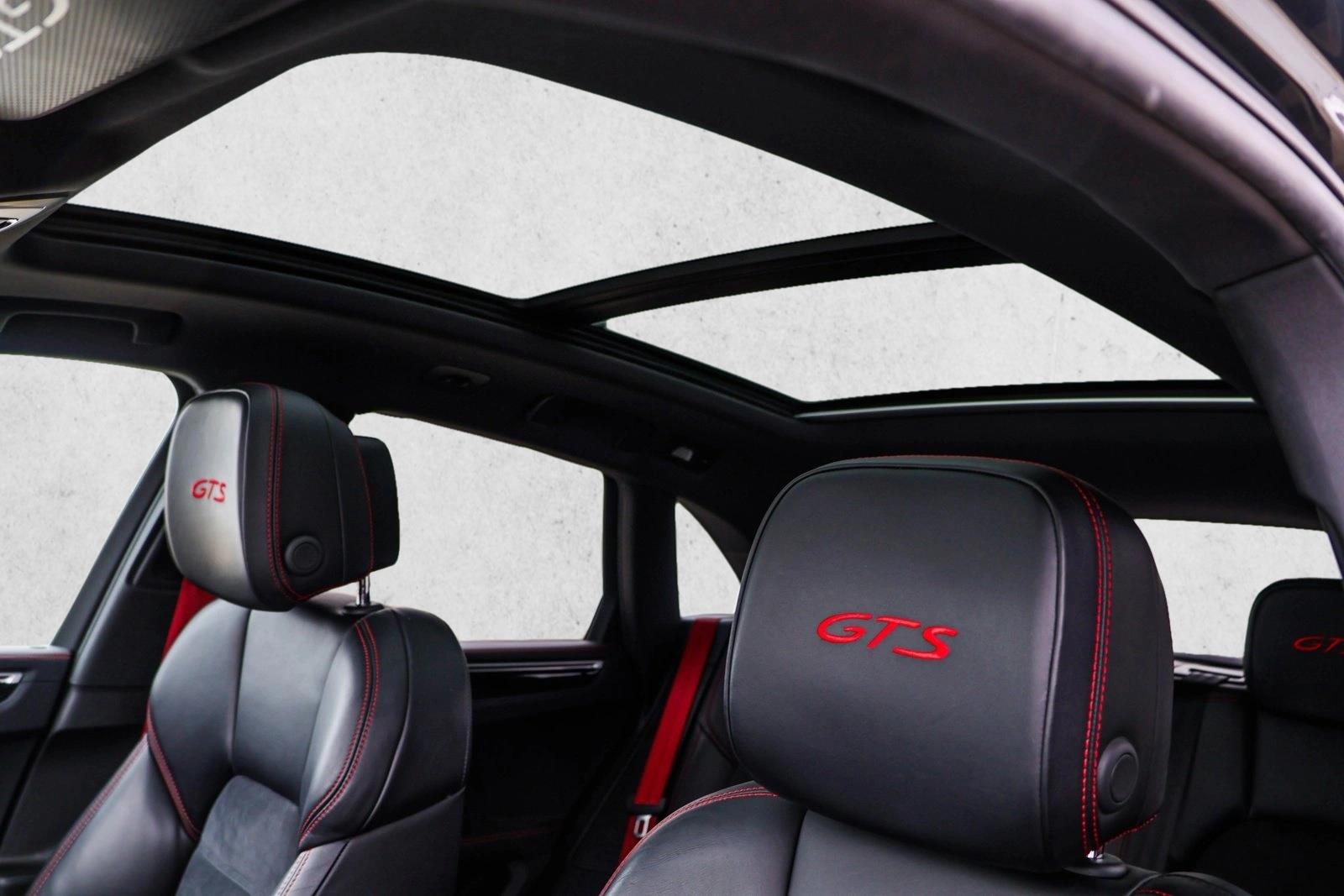 2018 PORSCHE MACAN - Image 11