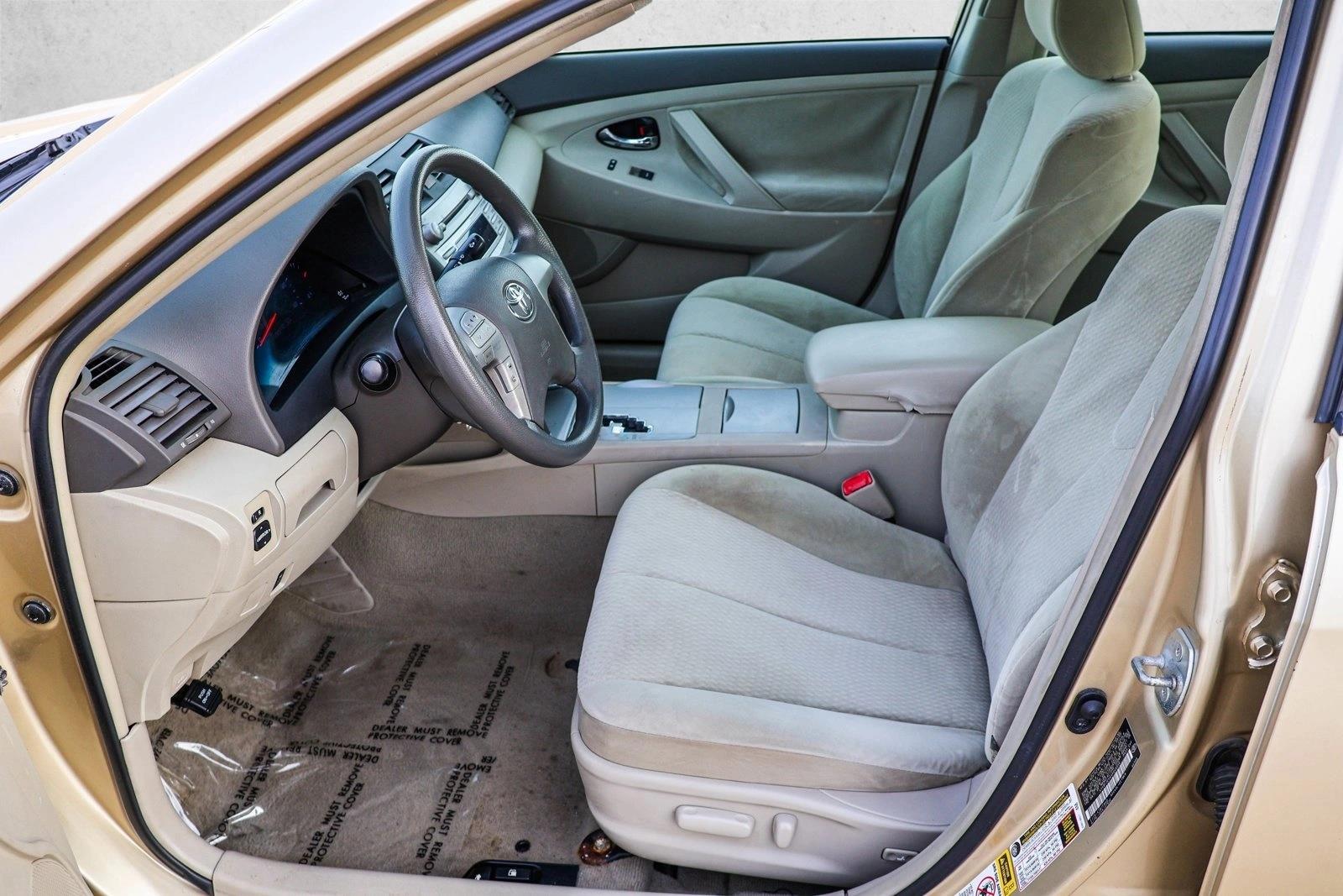 2010 TOYOTA CAMRY - Image 12