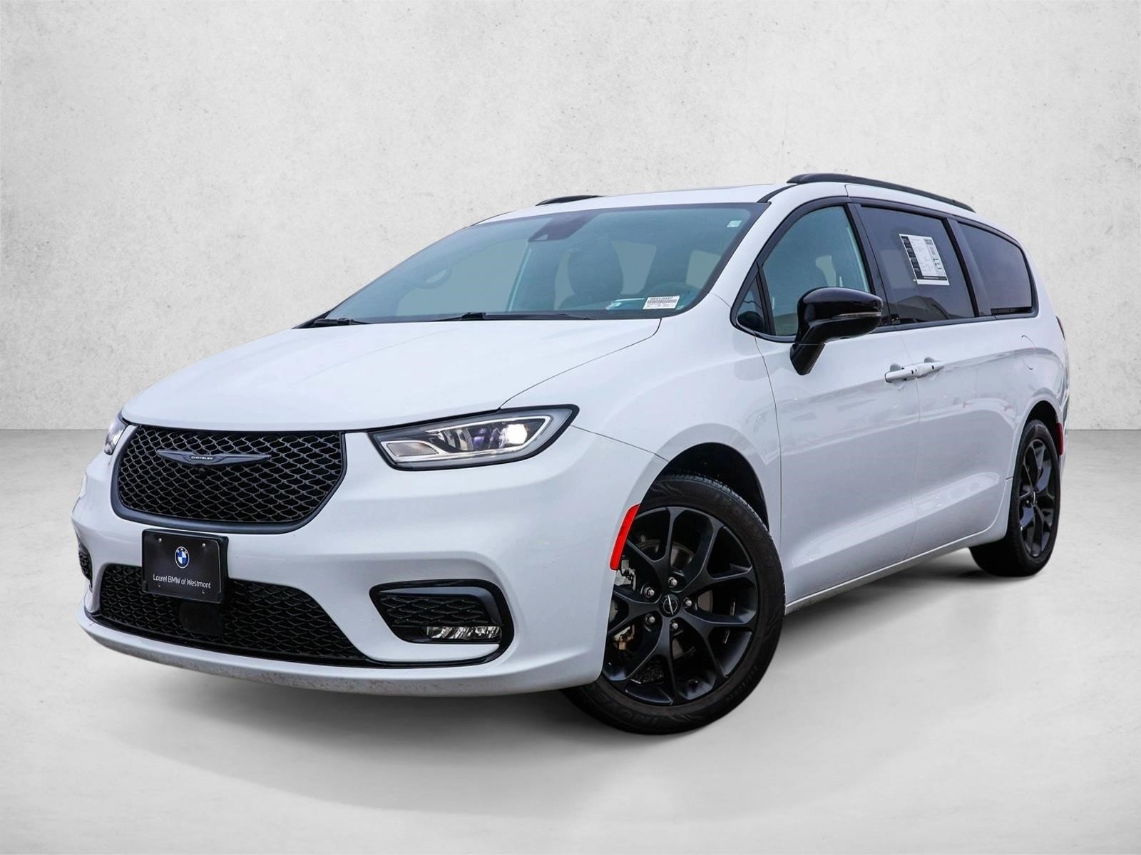 2025 CHRYSLER PACIFICA - Image 1