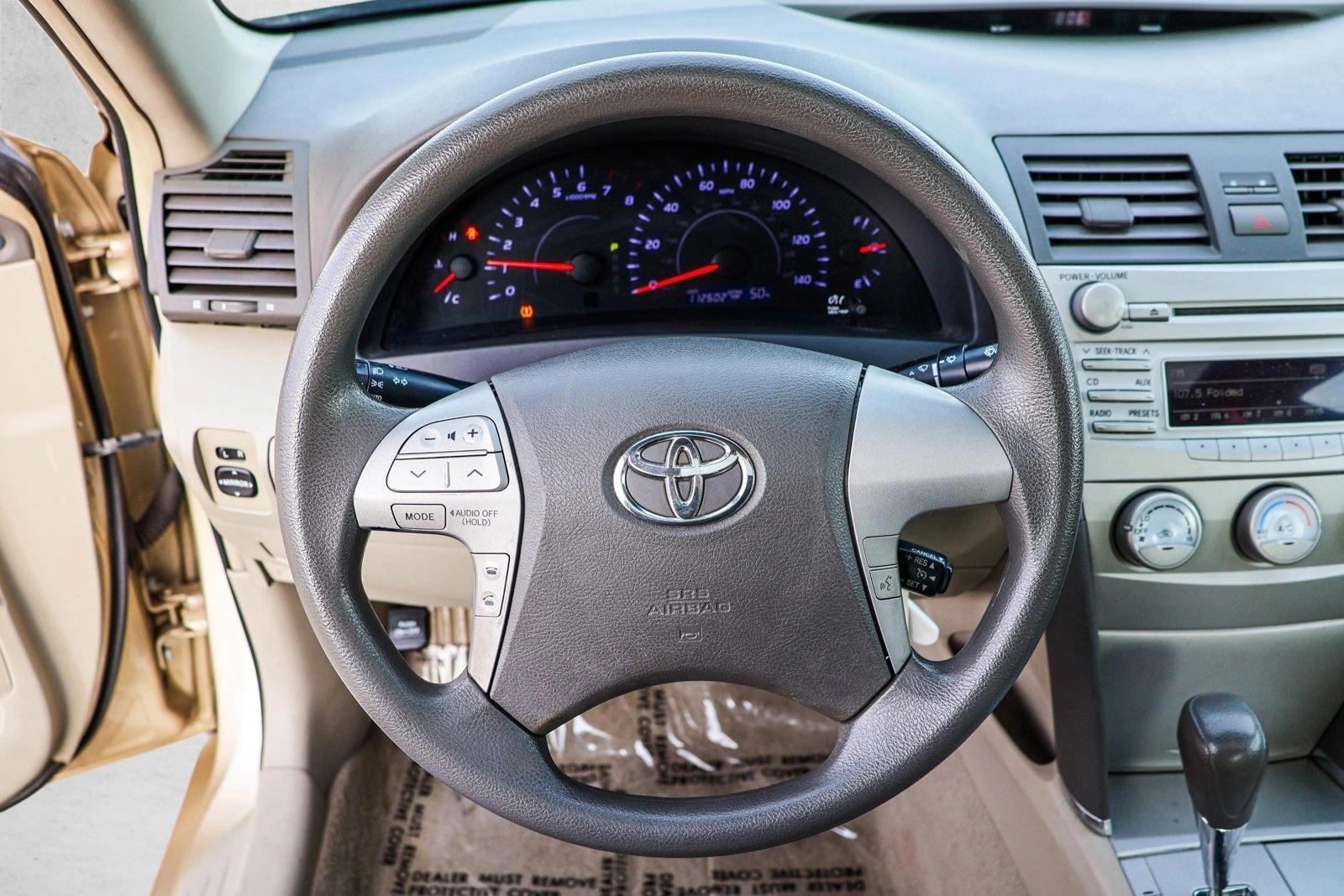 2010 TOYOTA CAMRY - Image 13