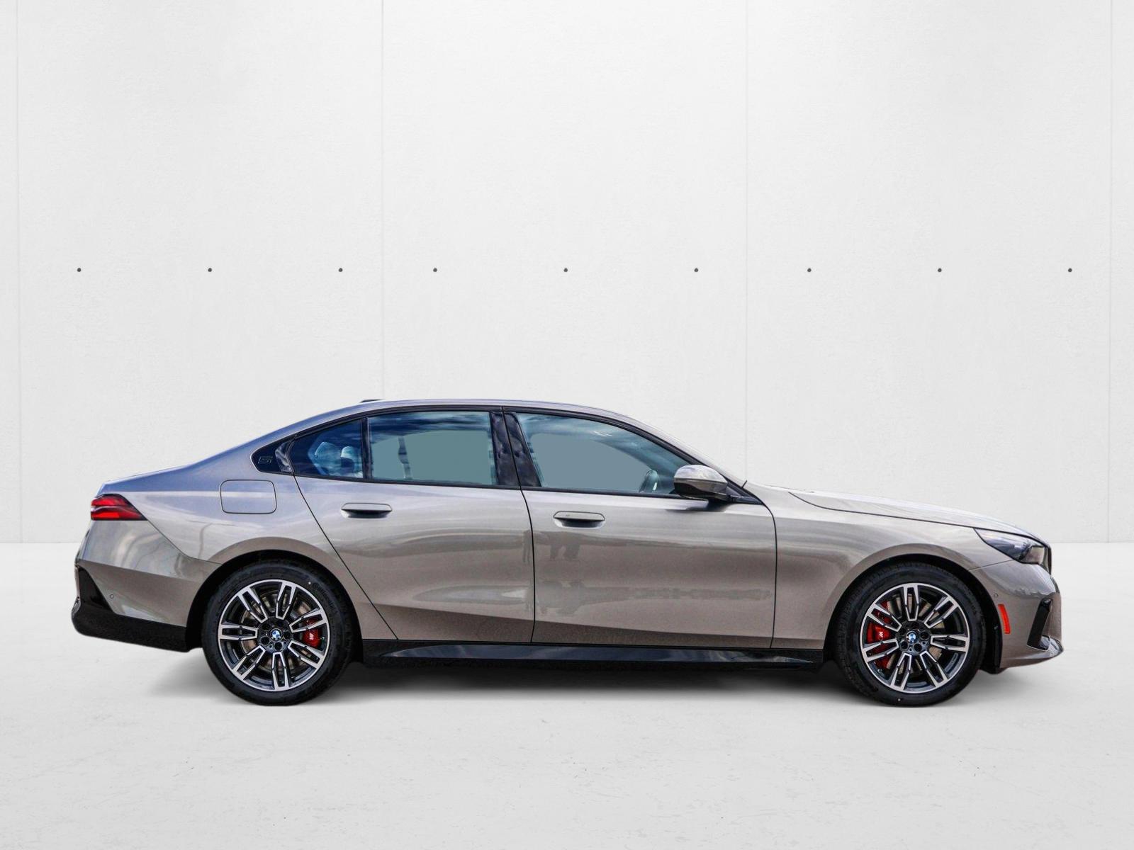 2026 Bmw 550e xDrive photo 4