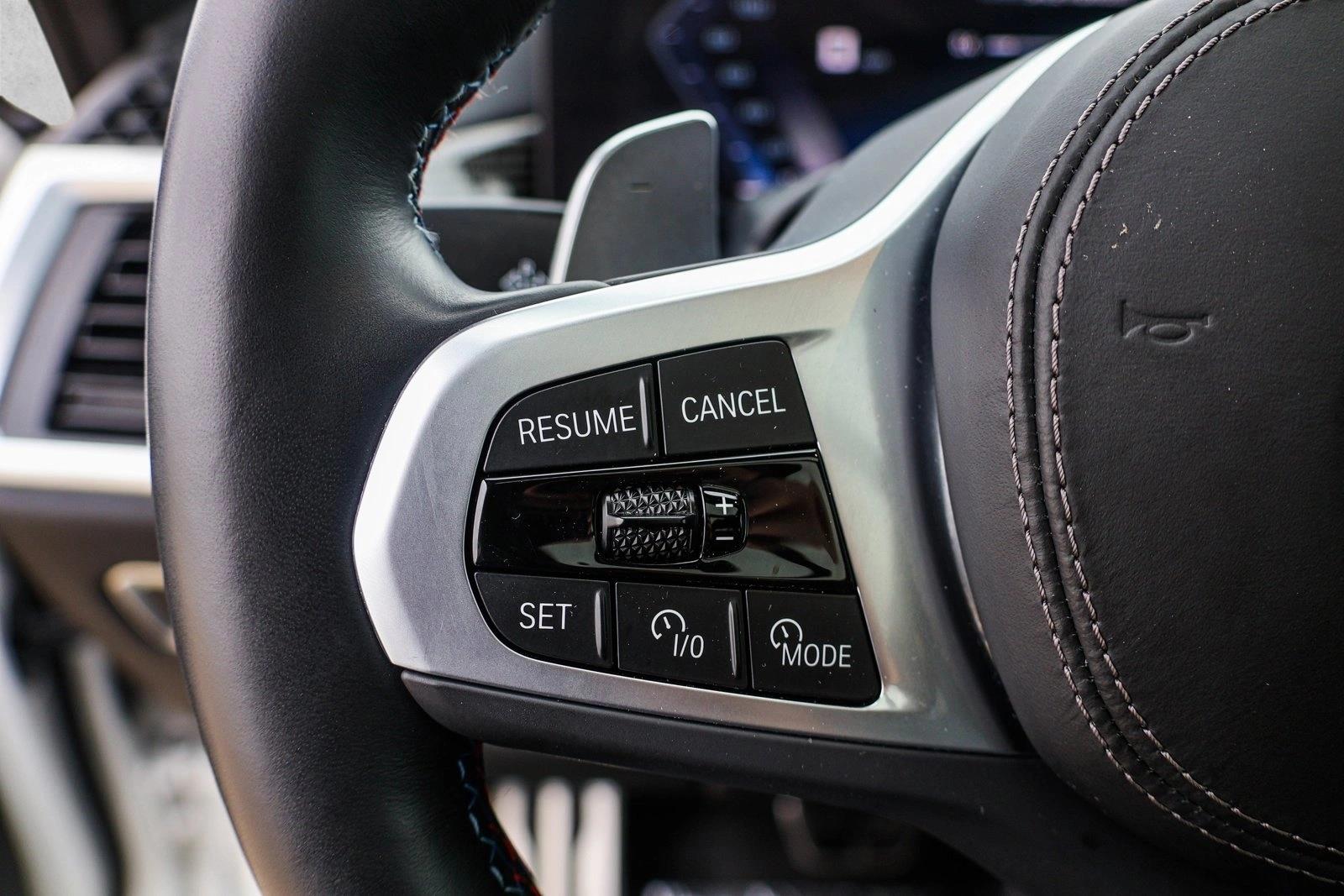 2025 BMW X7 - Image 14