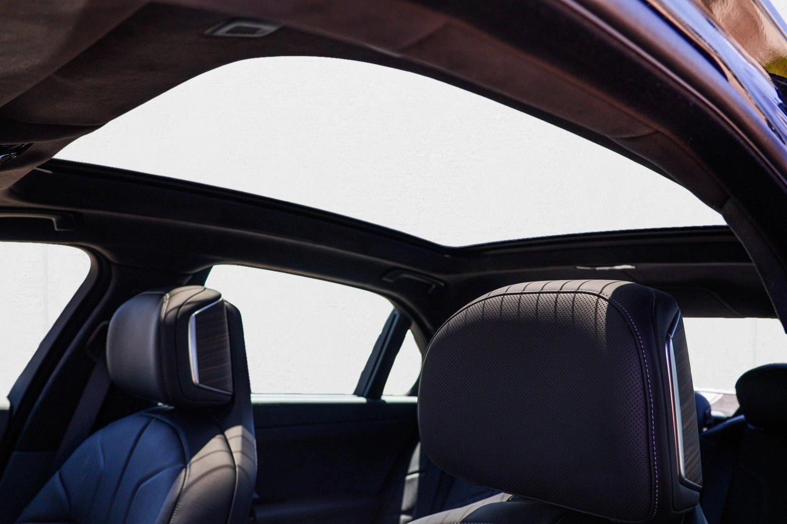 2025 BMW 7 Series 760i - Photo 11