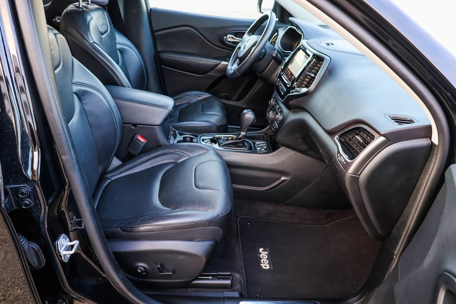 2019 JEEP CHEROKEE - Image 27