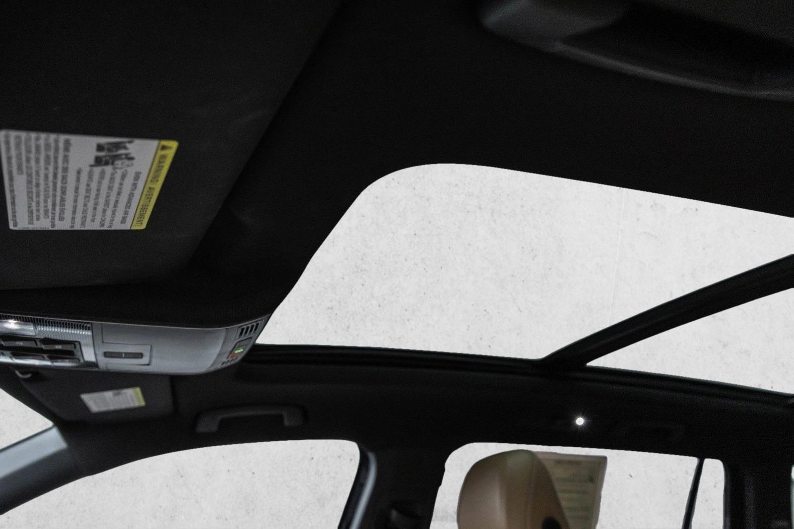 2022 VOLKSWAGEN TIGUAN - Image 11