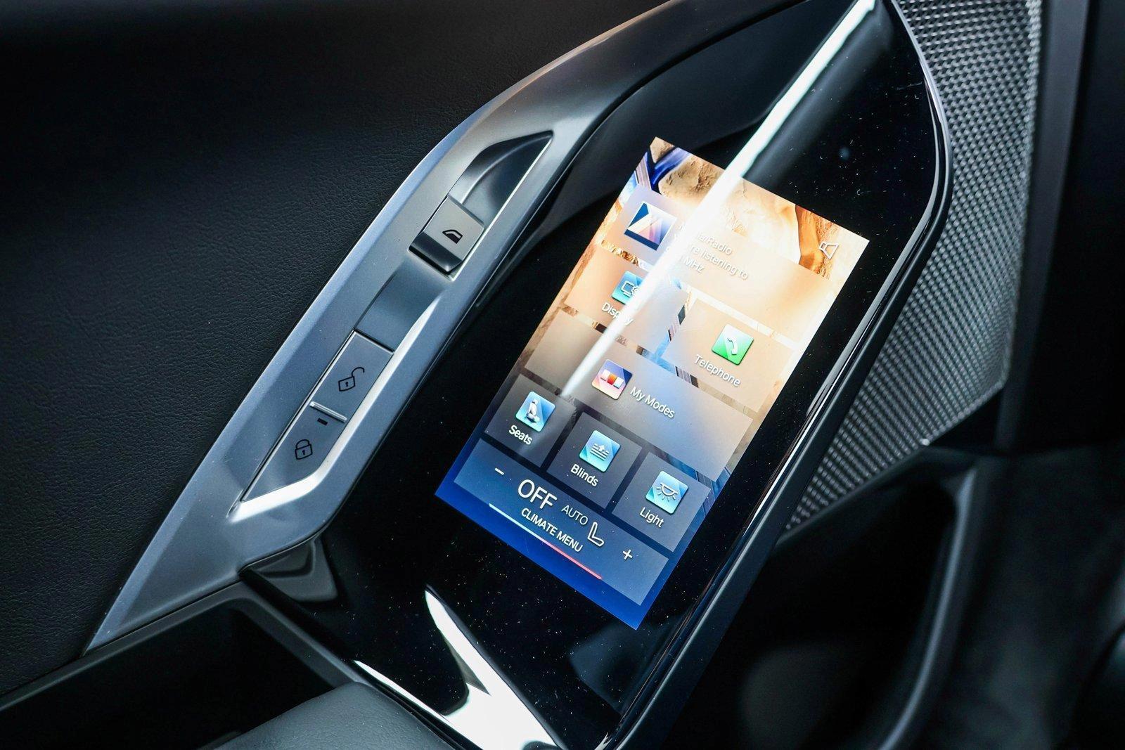 2025 BMW i7 50 - Photo 21