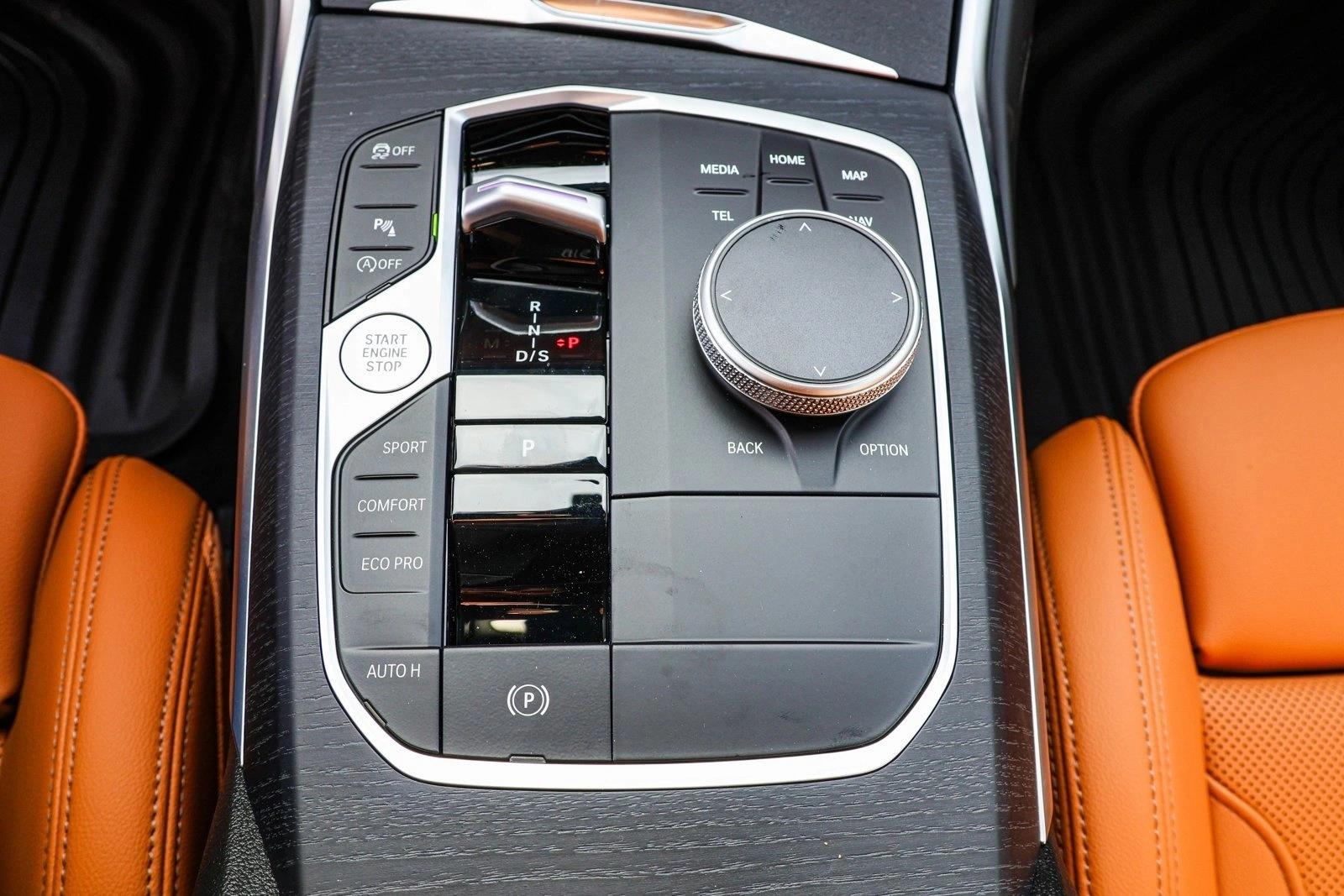 2025 BMW 330I - Image 19